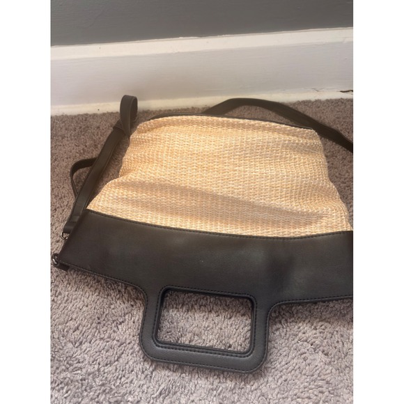 Simply Vera Wang Straw &Faux Leather Top Handle Crossbody Bag Black Woven Summer - Picture 3 of 7